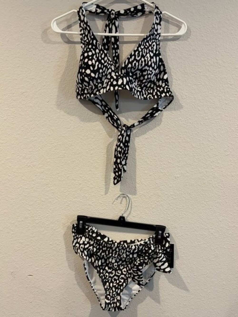 NEW IBIZA Swimwear Womens 2 Piece Black White Cheetah Print Bikini Swimsuit Med